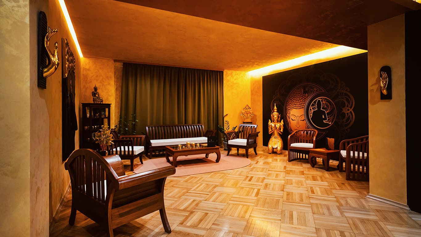 Interijer Thai Centra Mali s toplim svjetlom